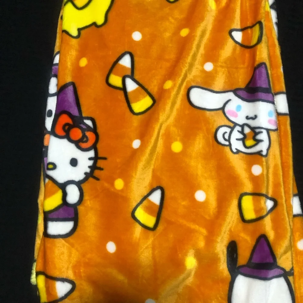 Sanrio Hello Kitty & Friends Candy Corn Silk Touch Throw,50in x 70in, Orange